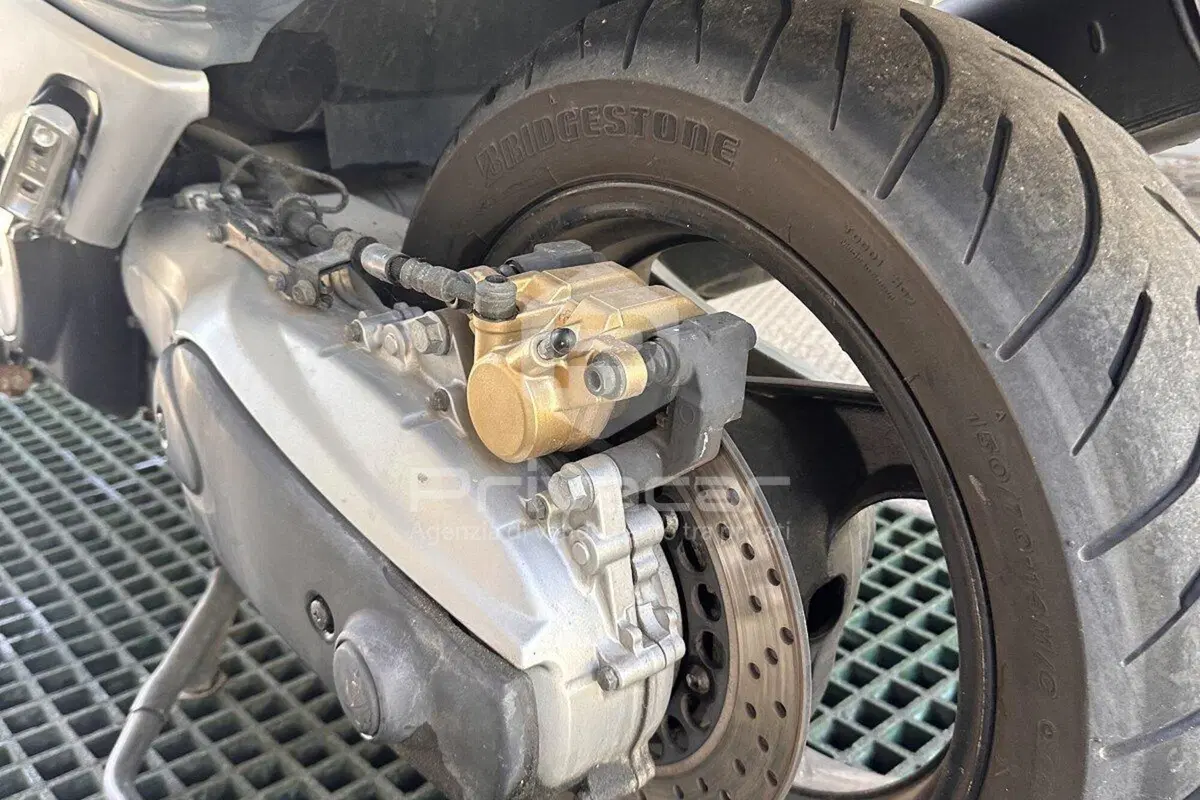 Yamaha T-Max 500 (2001 - 03) (15)