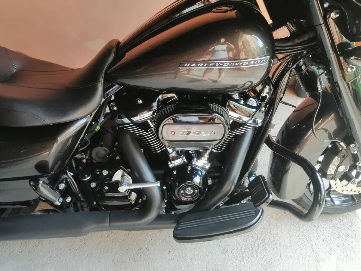 Harley-Davidson 114 Street Glide Special (2019 - 20) - FLHXS (4)