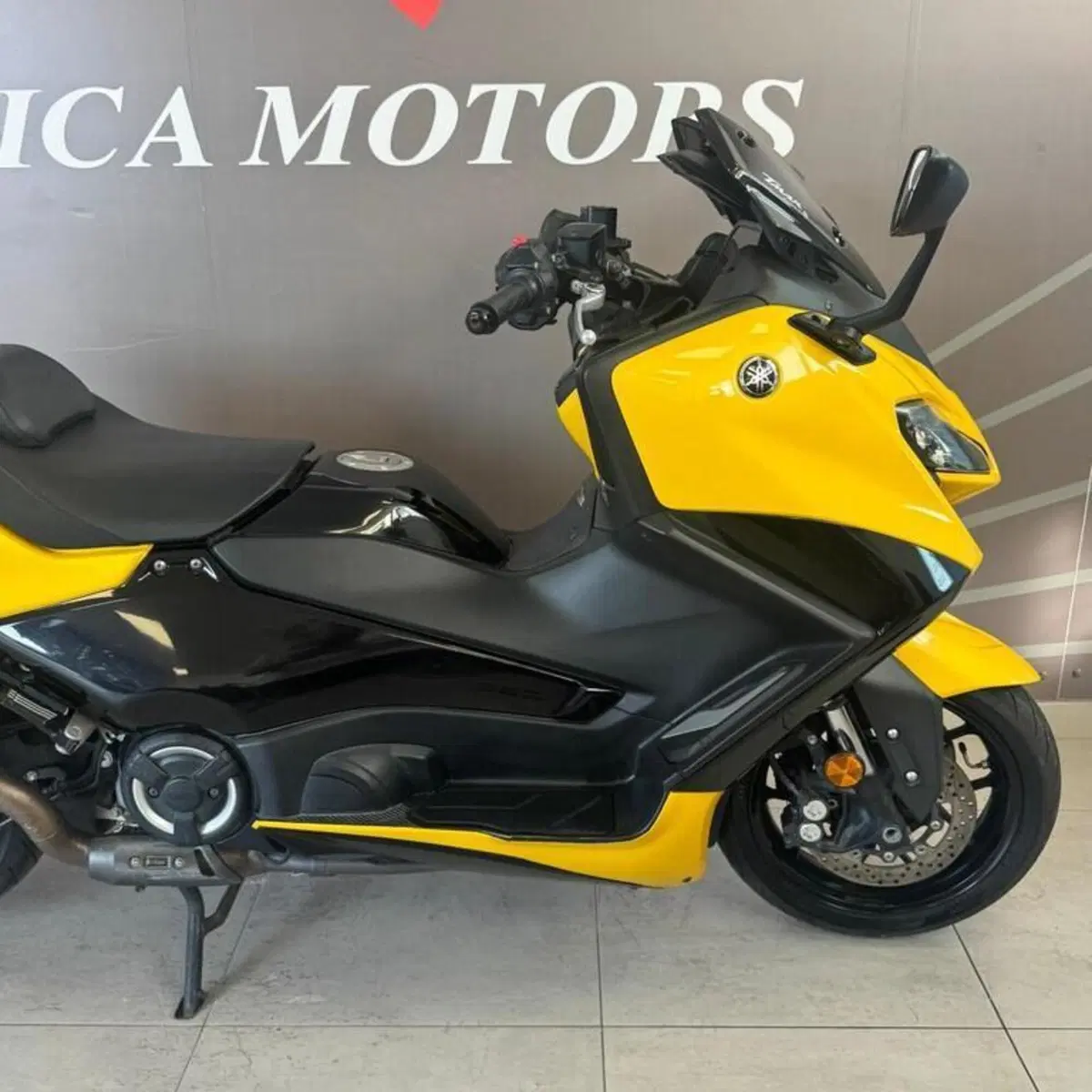 Yamaha T-Max 560 (2022 - 24) (3)
