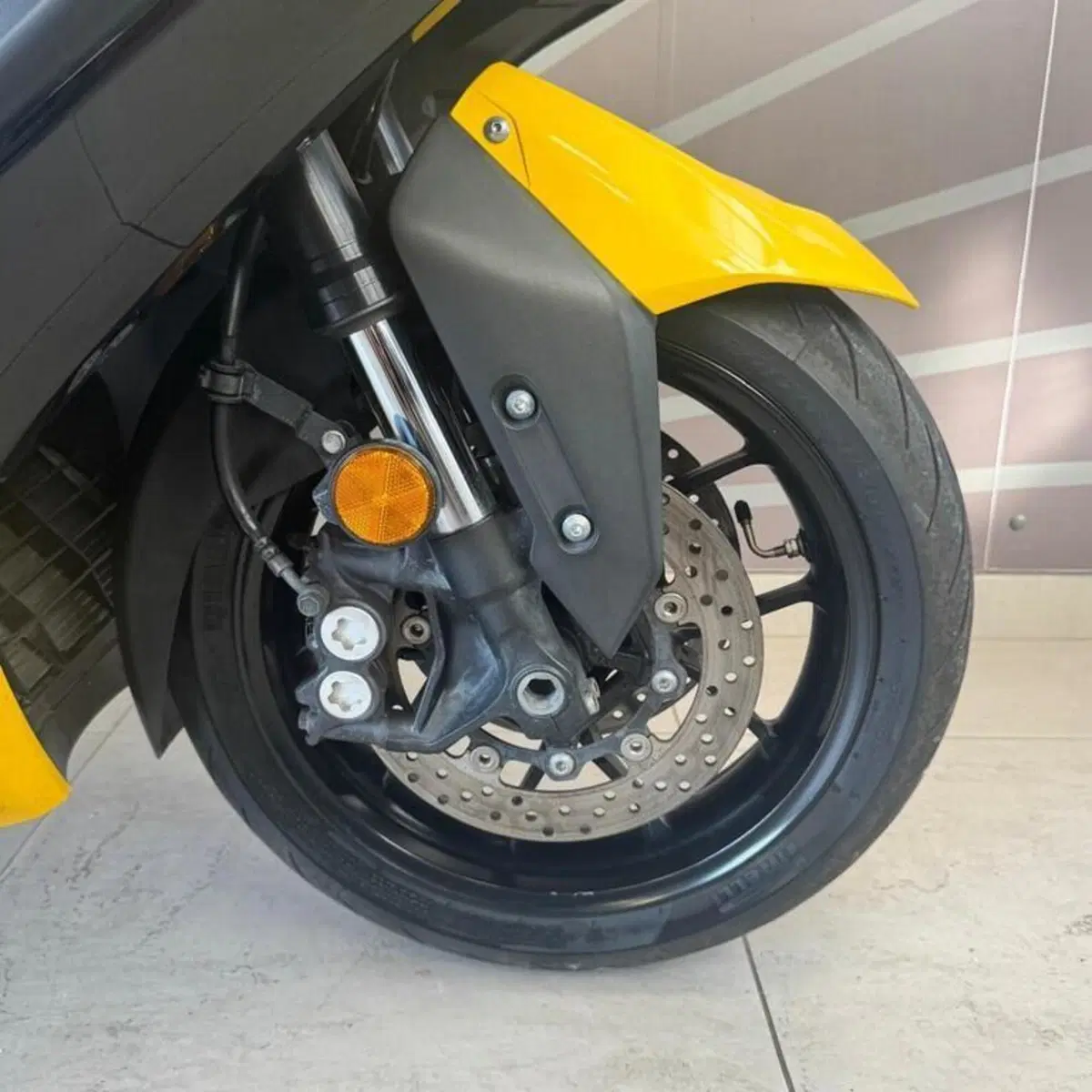 Yamaha T-Max 560 (2022 - 24) (4)