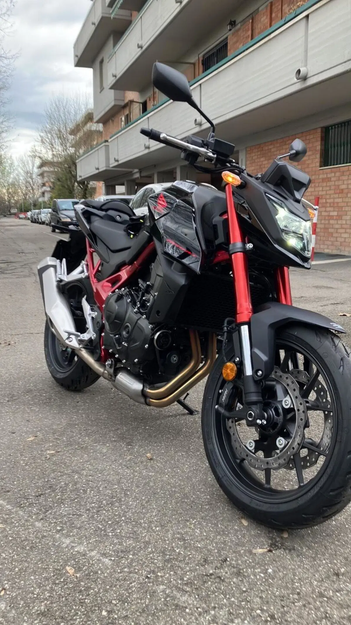 Honda CB 750 Hornet (2023 - 24) (4)