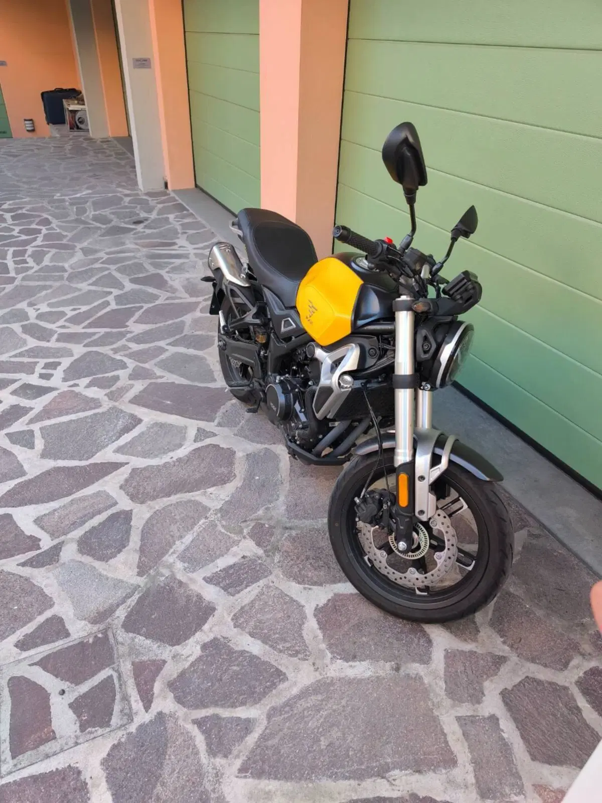 Voge Trofeo 350AC (2022 - 26) (2)