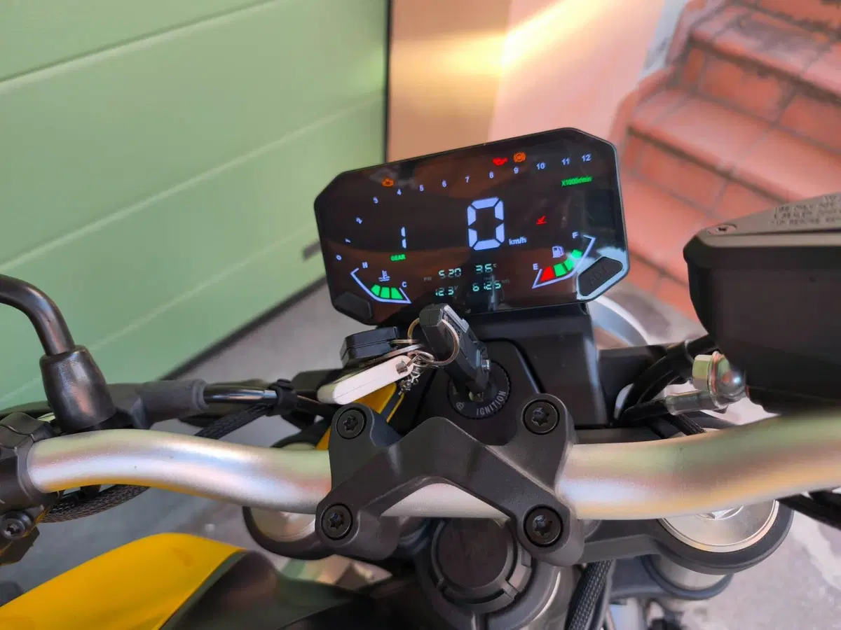 Voge Trofeo 350AC (2022 - 26) (6)