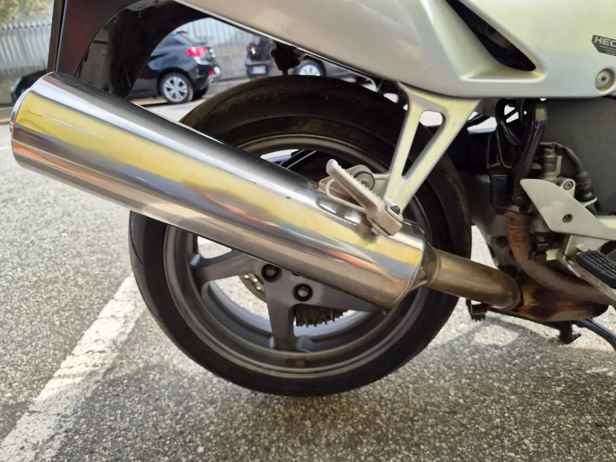 Honda VFR 800 (1998 - 01) (7)