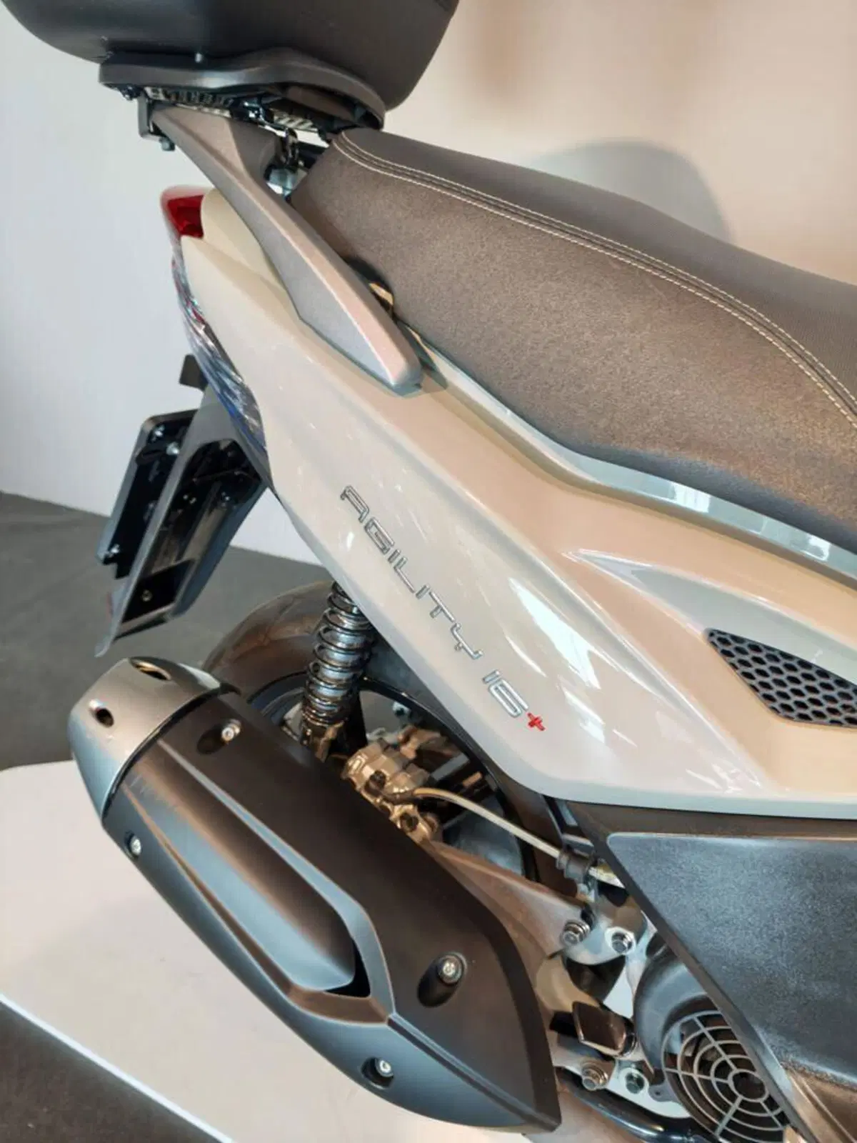 Kymco Agility 125 R16 + (2017 - 20) (7)