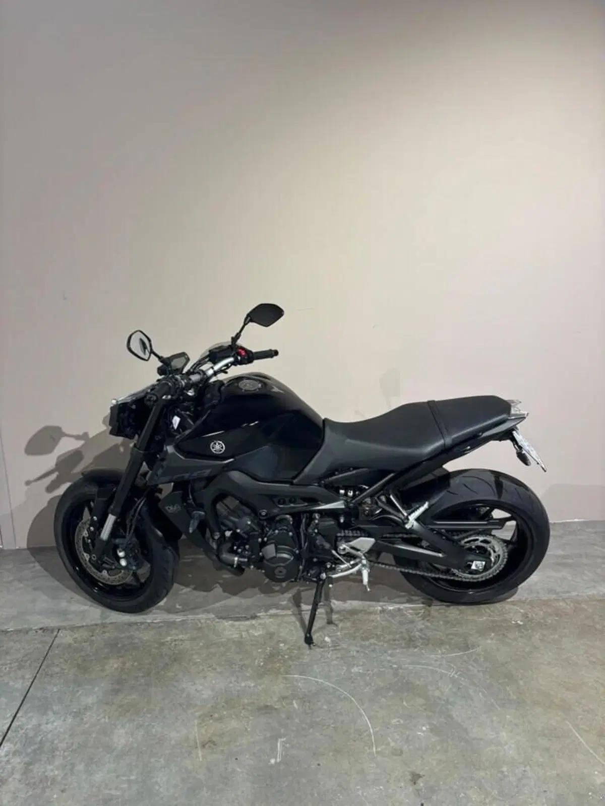 Yamaha MT-09 ABS (2016) (2)