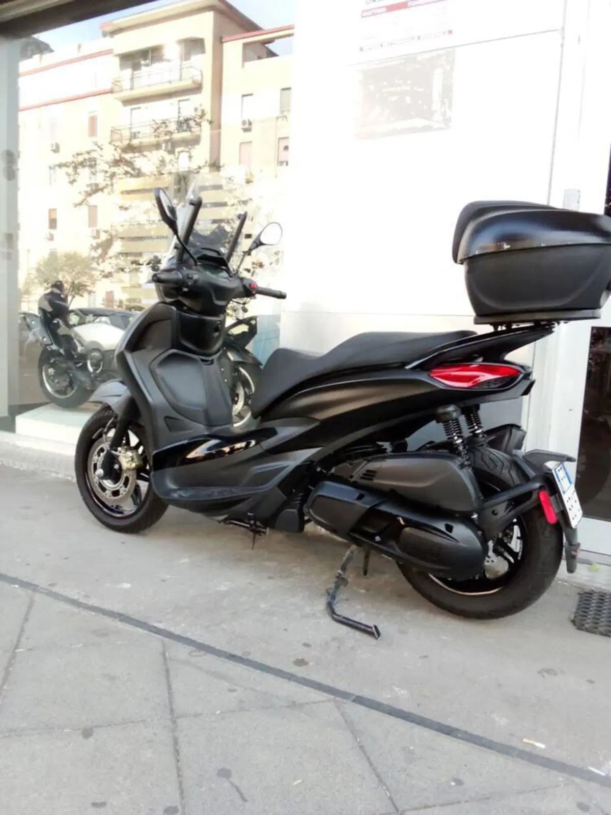Piaggio Beverly 400 ABS-ASR (2021 - 24) (4)