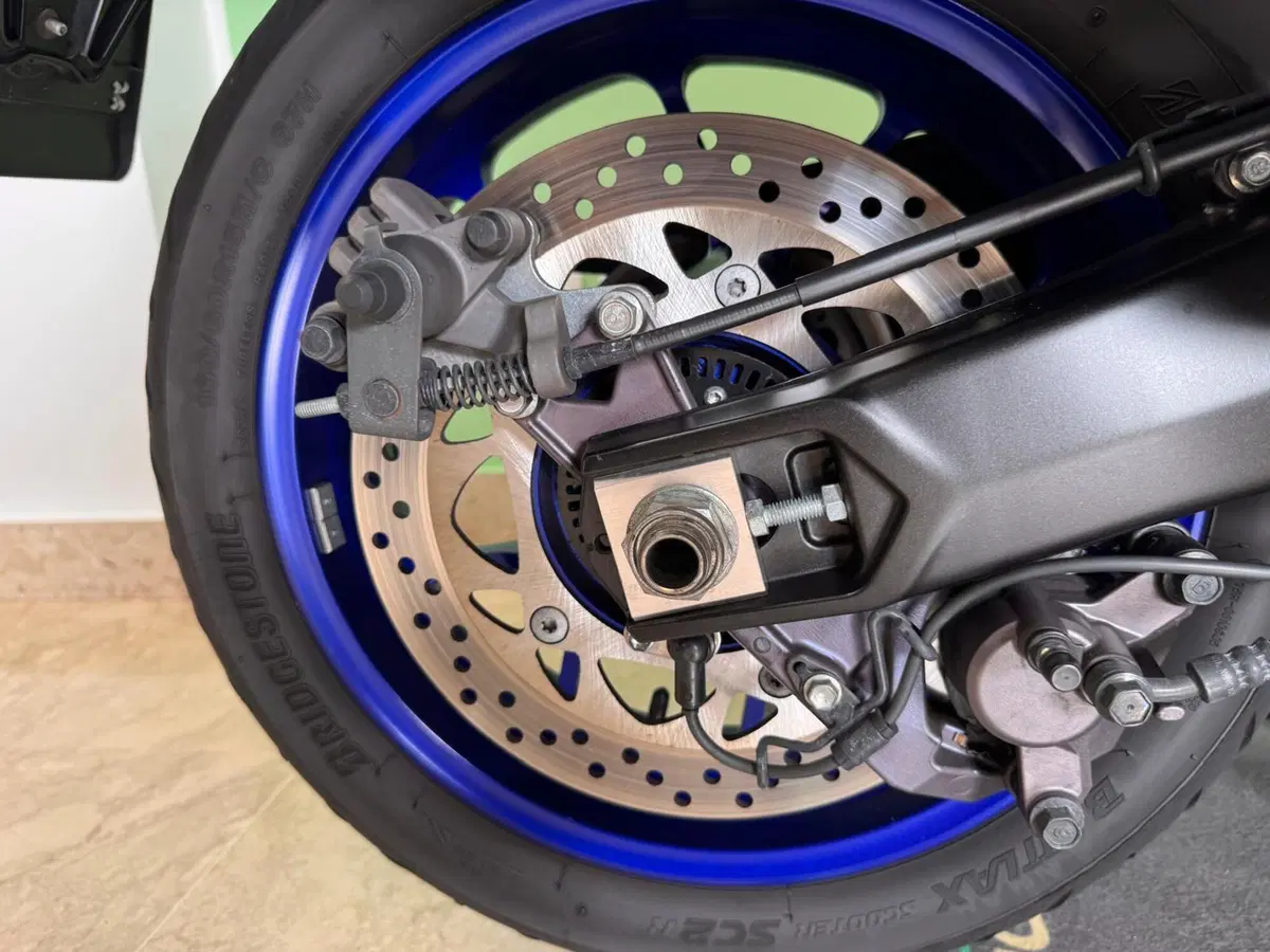 Yamaha T-Max 560 (2022 - 24) (12)