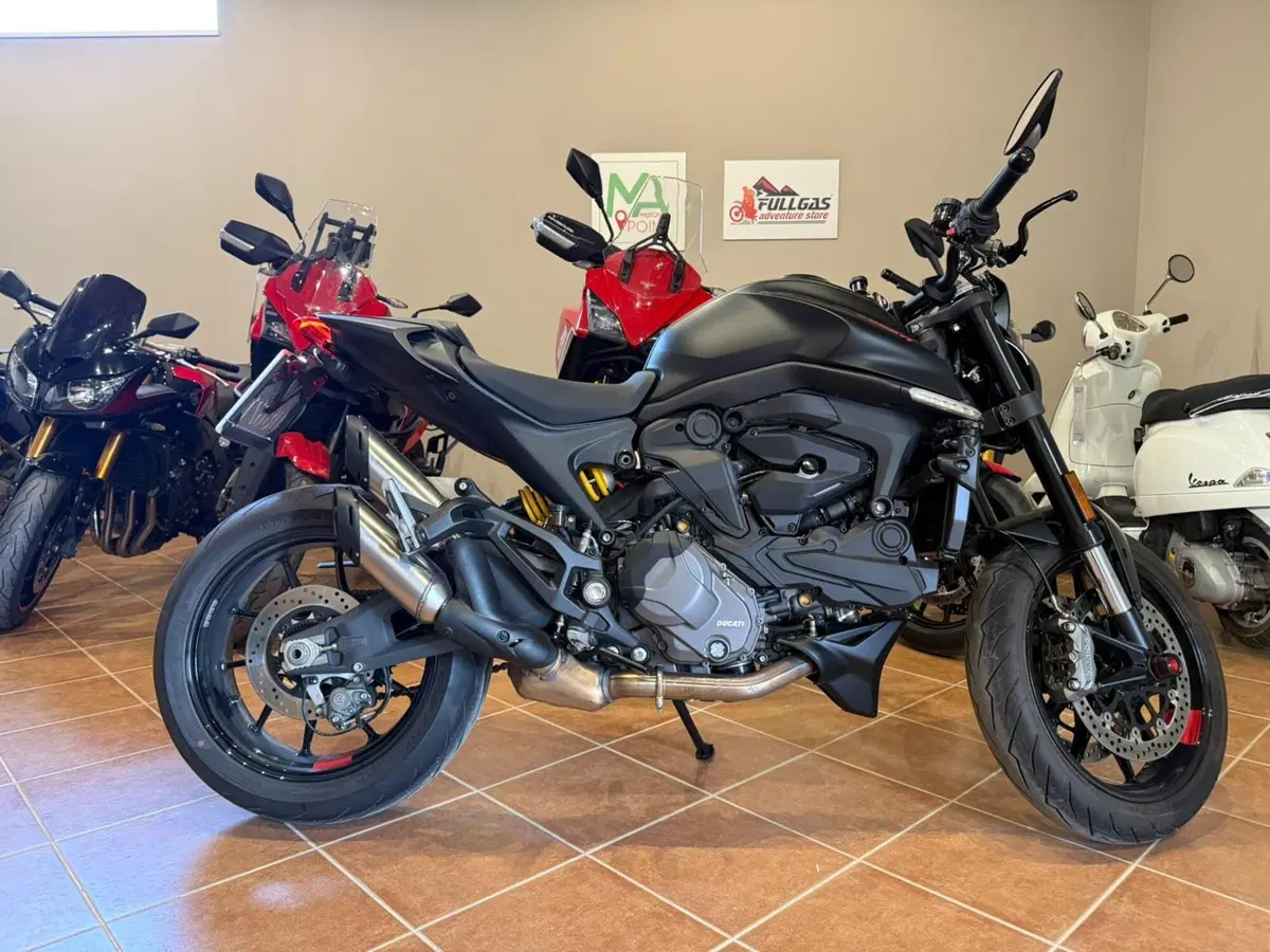 Ducati Monster 937 + (2021 - 25)