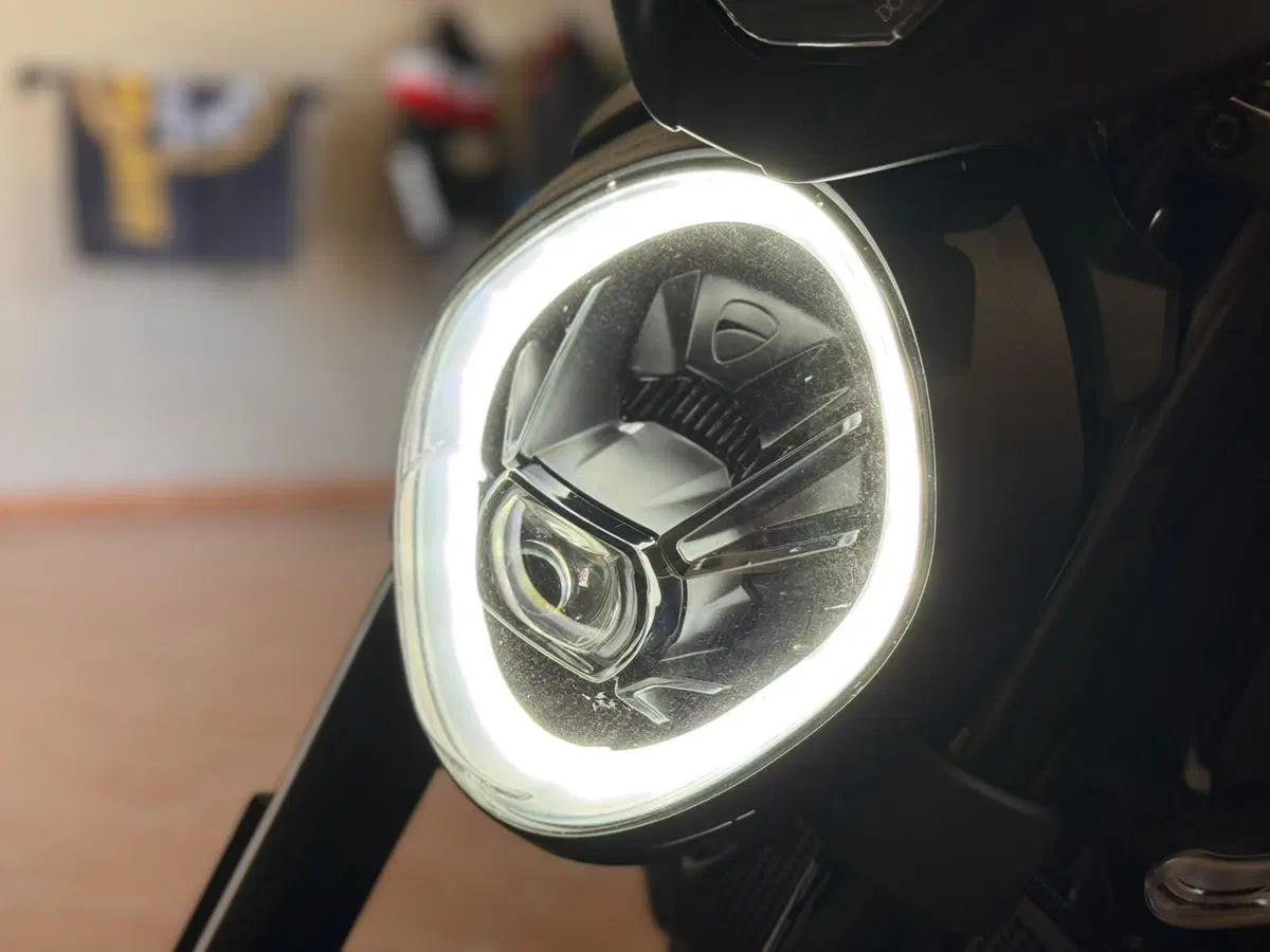 Ducati Monster 937 + (2021 - 25) (6)