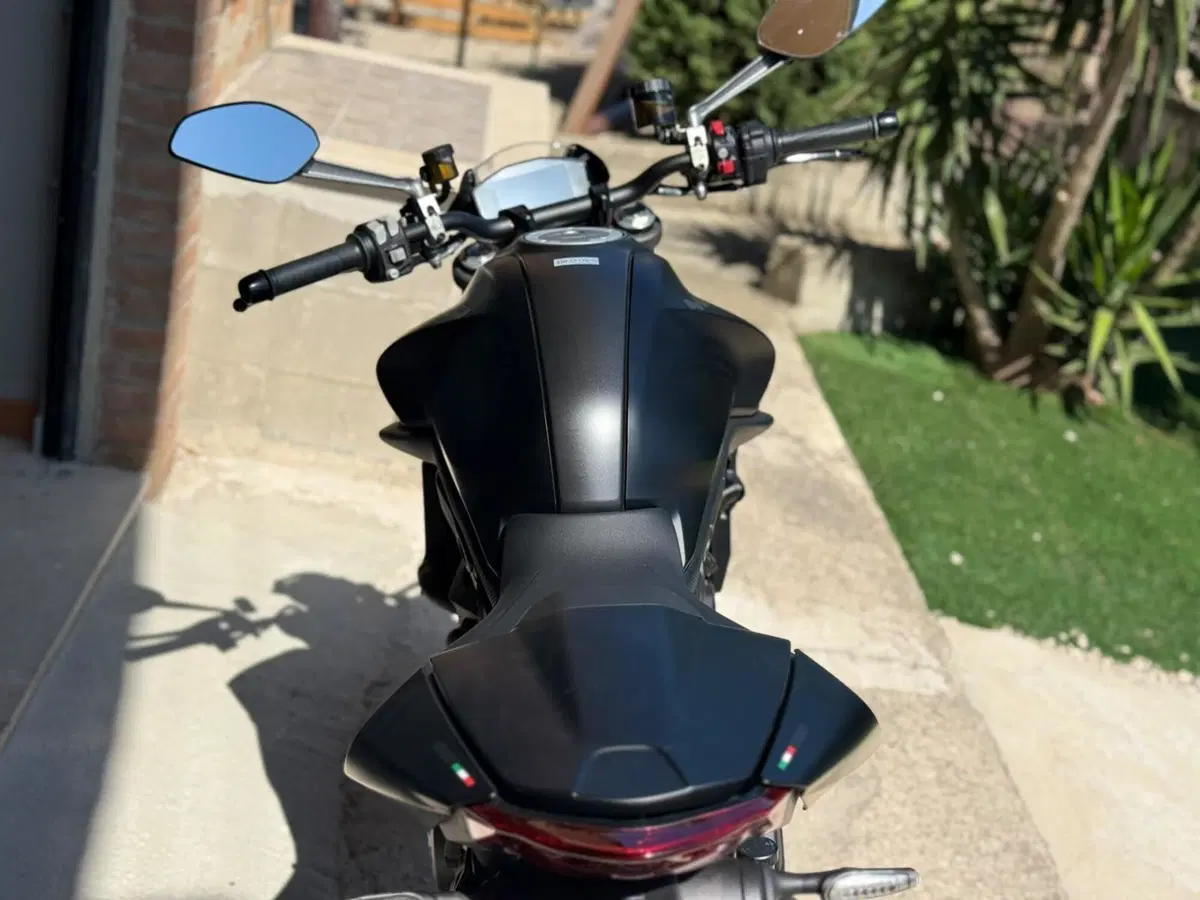 Ducati Monster 937 + (2021 - 25) (9)