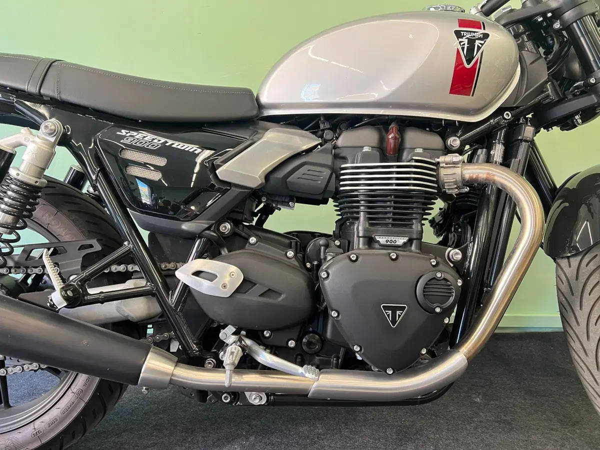 Triumph Speed Twin 900 (2025 - 26) (4)
