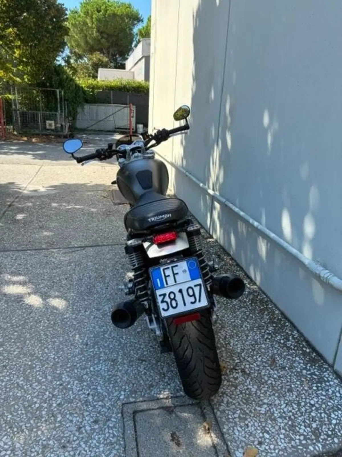 Triumph Speed Twin 1200 Stealth Edition (2024) (5)
