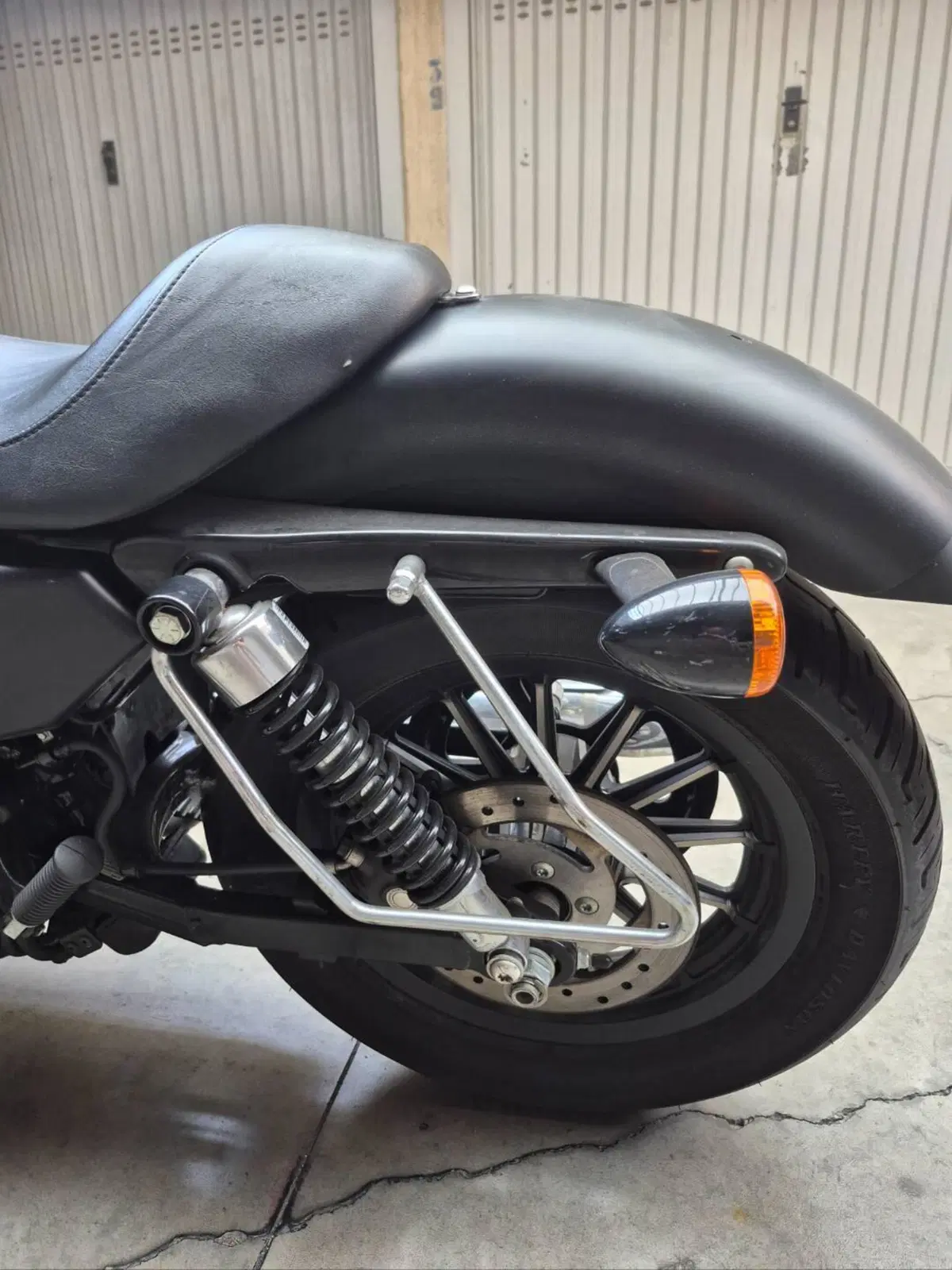 Harley-Davidson 883 Iron (2009 - 11) - XL 883N