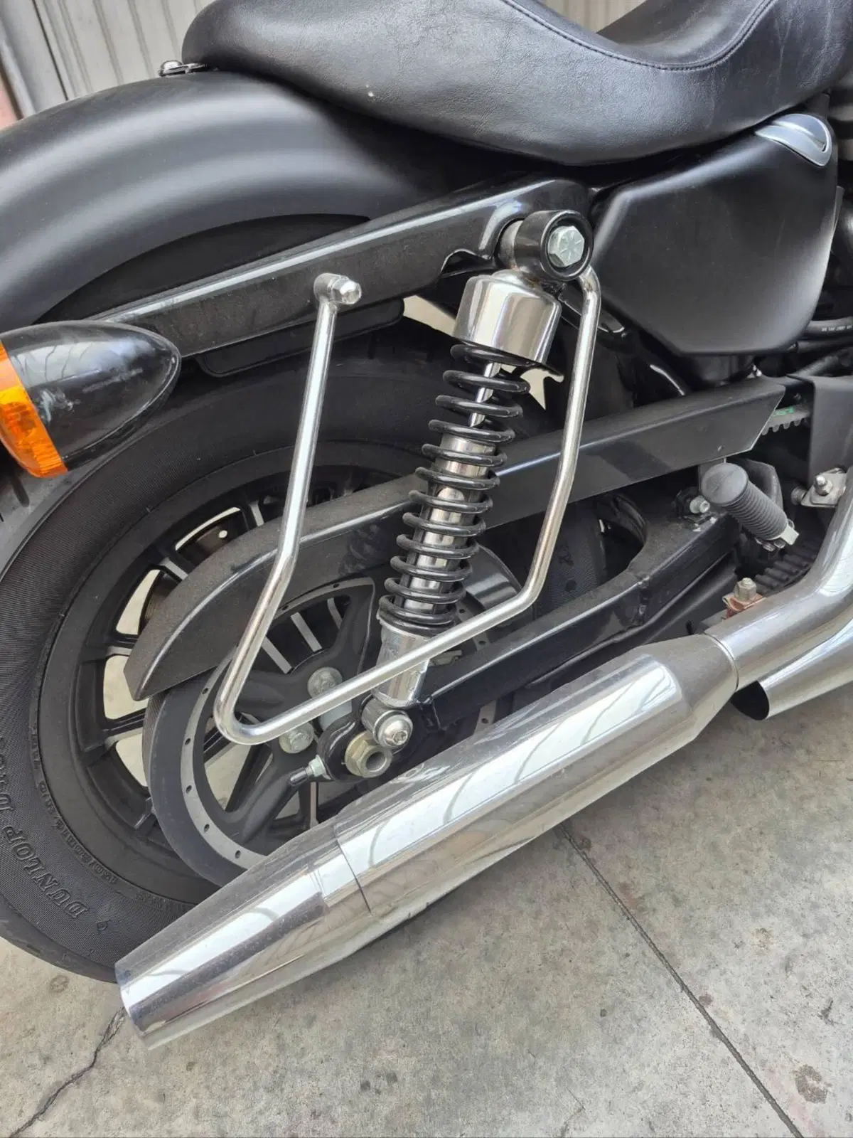 Harley-Davidson 883 Iron (2009 - 11) - XL 883N (2)