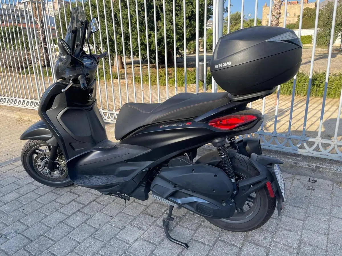 Piaggio Beverly 300 ABS-ASR (2021 - 25) (3)