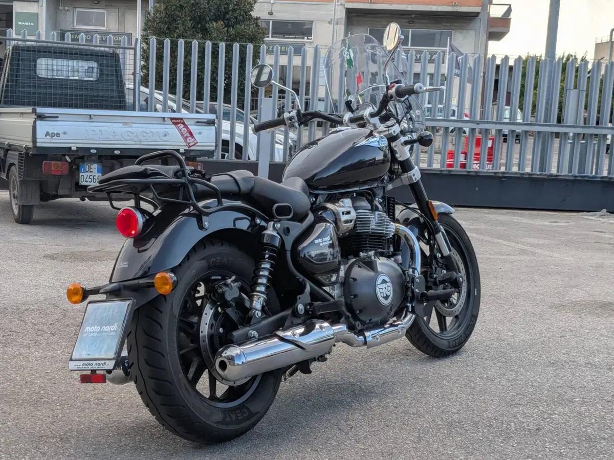 Royal Enfield Super Meteor 650 (2023 - 26) (3)