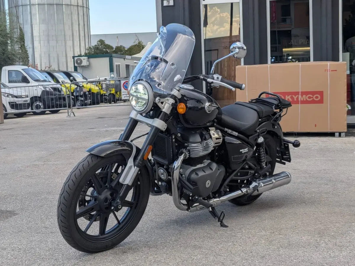 Royal Enfield Super Meteor 650 (2023 - 26) (4)