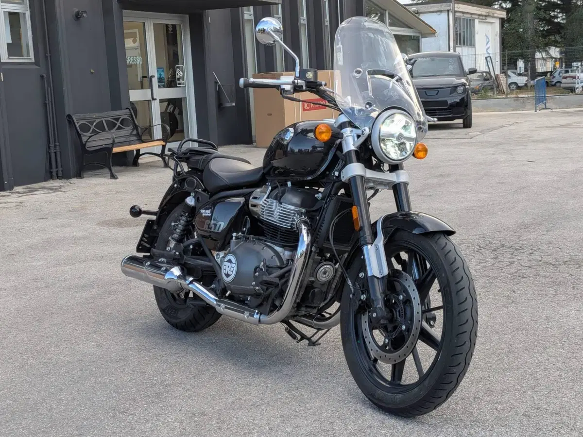 Royal Enfield Super Meteor 650 (2023 - 26) (5)