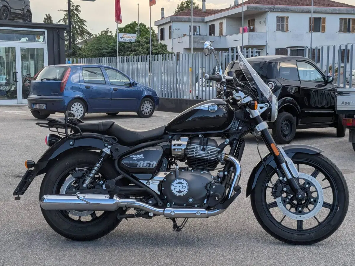 Royal Enfield Super Meteor 650 (2023 - 26) (6)