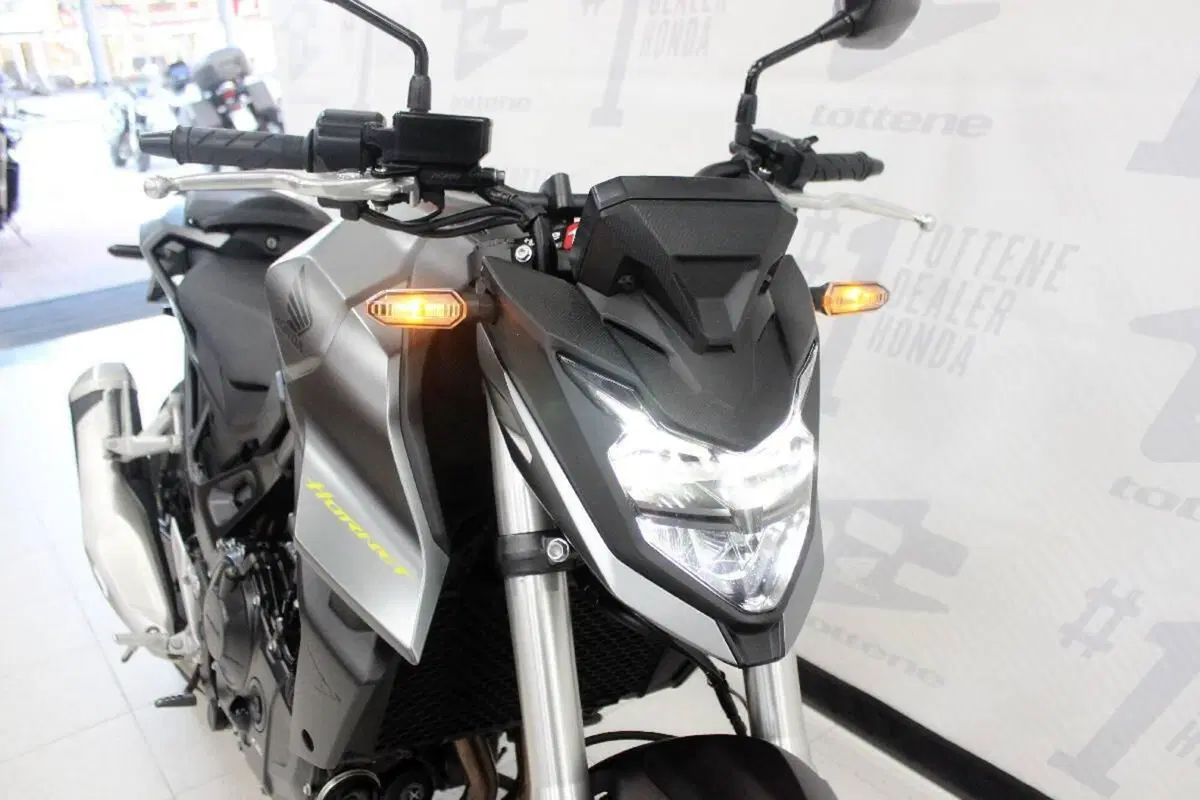 Honda CB 750 Hornet (2023 - 24) (4)