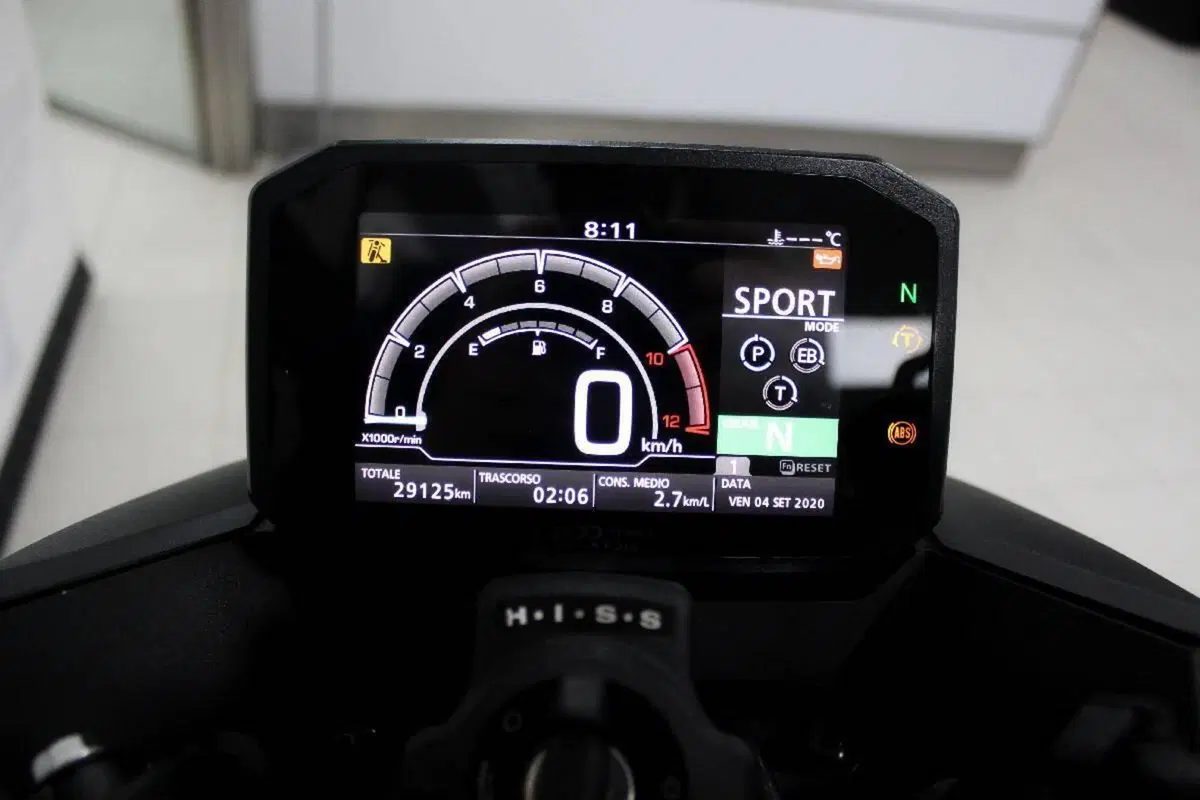 Honda CB 750 Hornet (2023 - 24) (6)