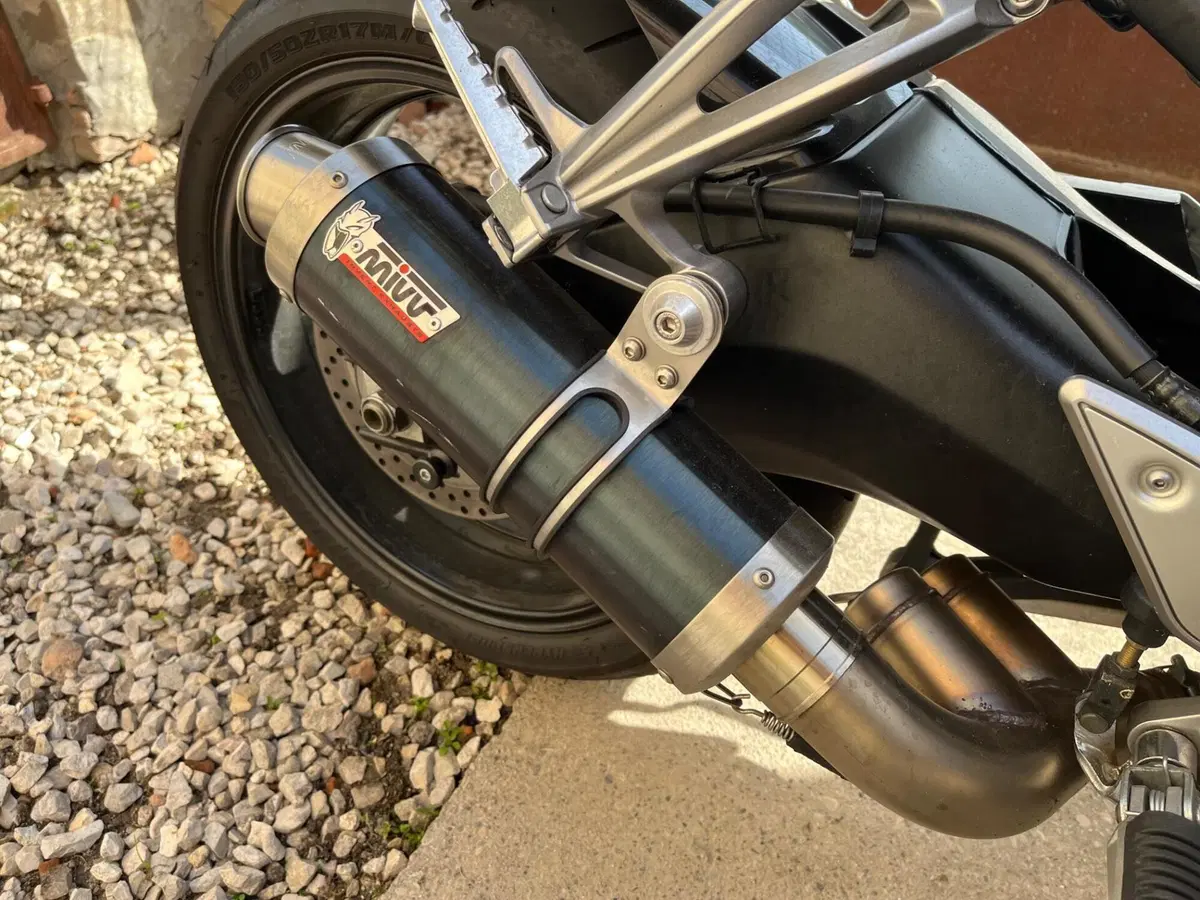 Yamaha FZ1 (2006 - 16) (4)