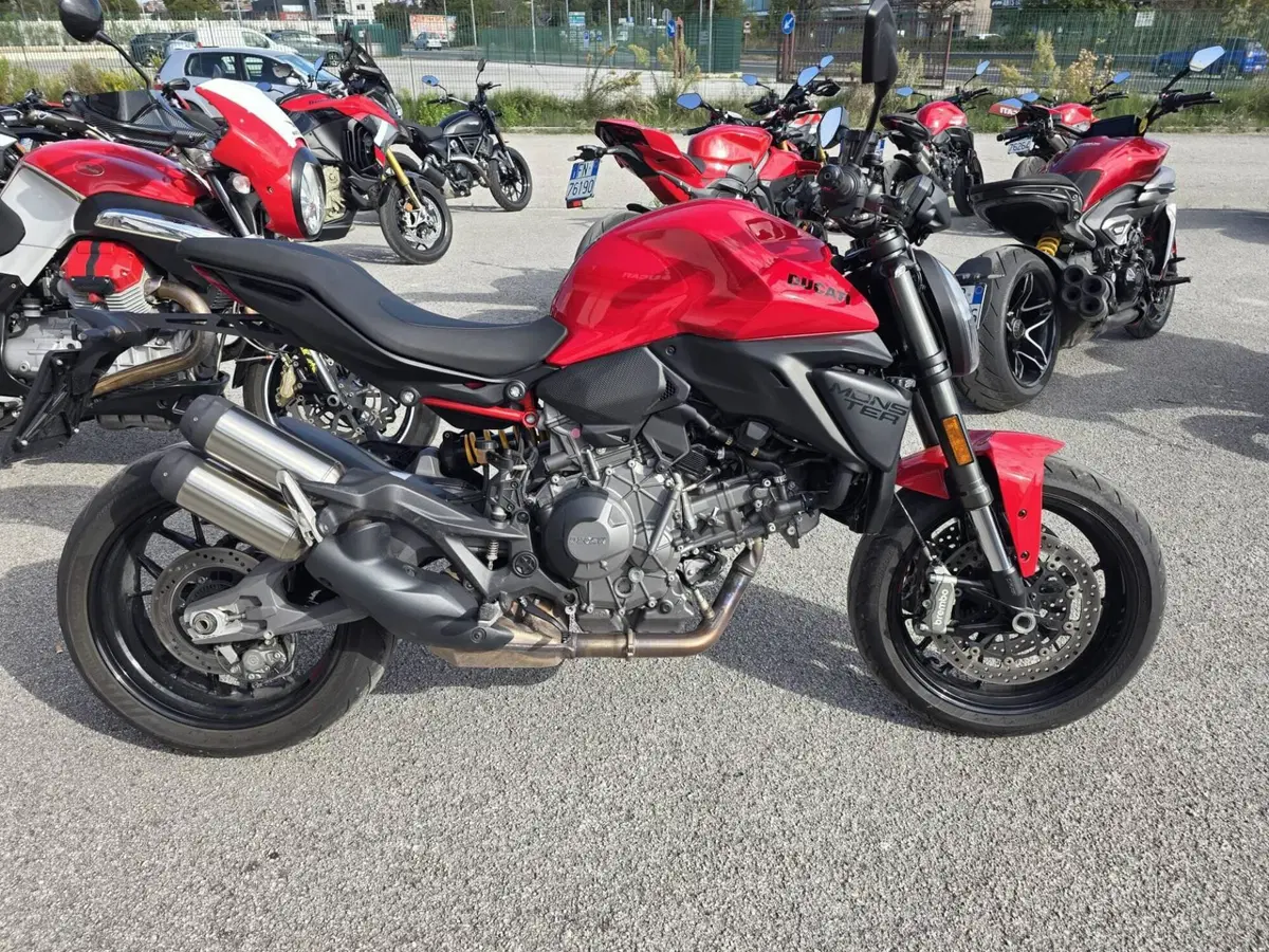 Ducati Monster 890 (2026)
