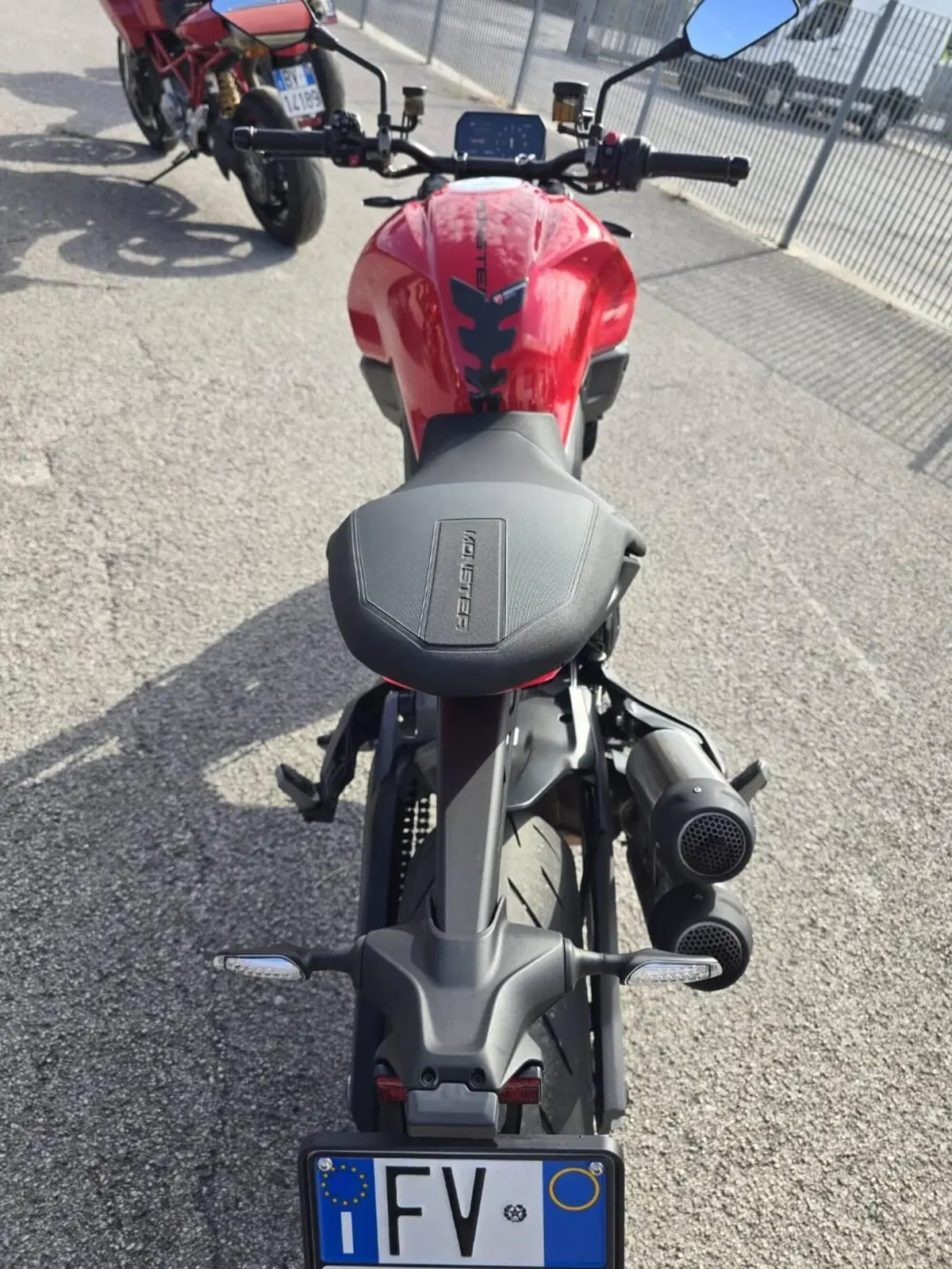 Ducati Monster 890 (2026) (5)