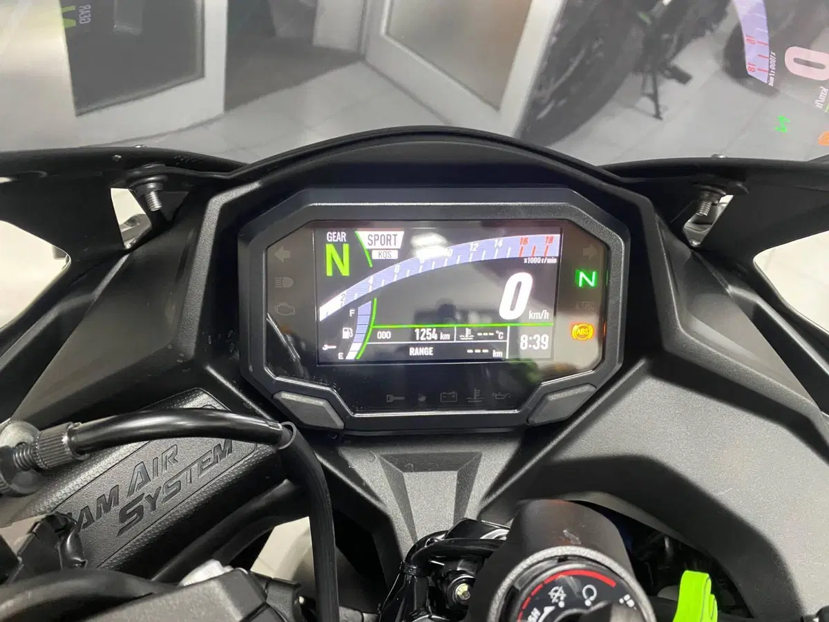 Kawasaki Ninja ZX-4RR (2024 - 26) (3)