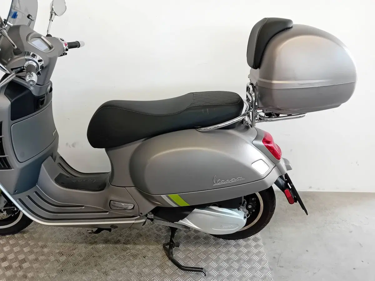 Vespa GTS 300 Super Tech (2023 - 24) (5)