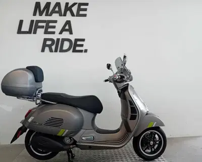 Vespa GTS 300 Super Tech (2023 - 24) usata