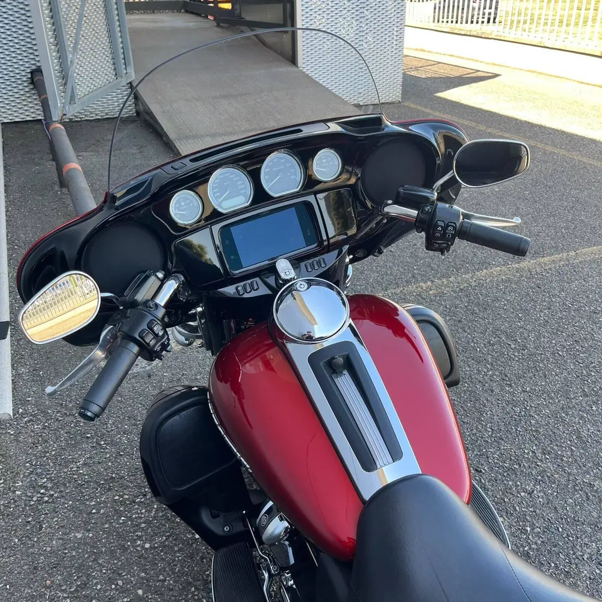 Harley-Davidson 114 Electra Glide Ultra Limited (2019) - FLHTK (15)