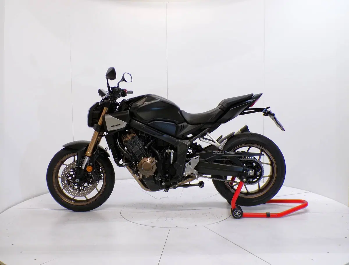 Honda CB 650 R E-Clutch (2024 - 26) (4)