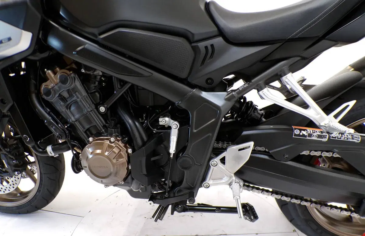 Honda CB 650 R E-Clutch (2024 - 26) (7)
