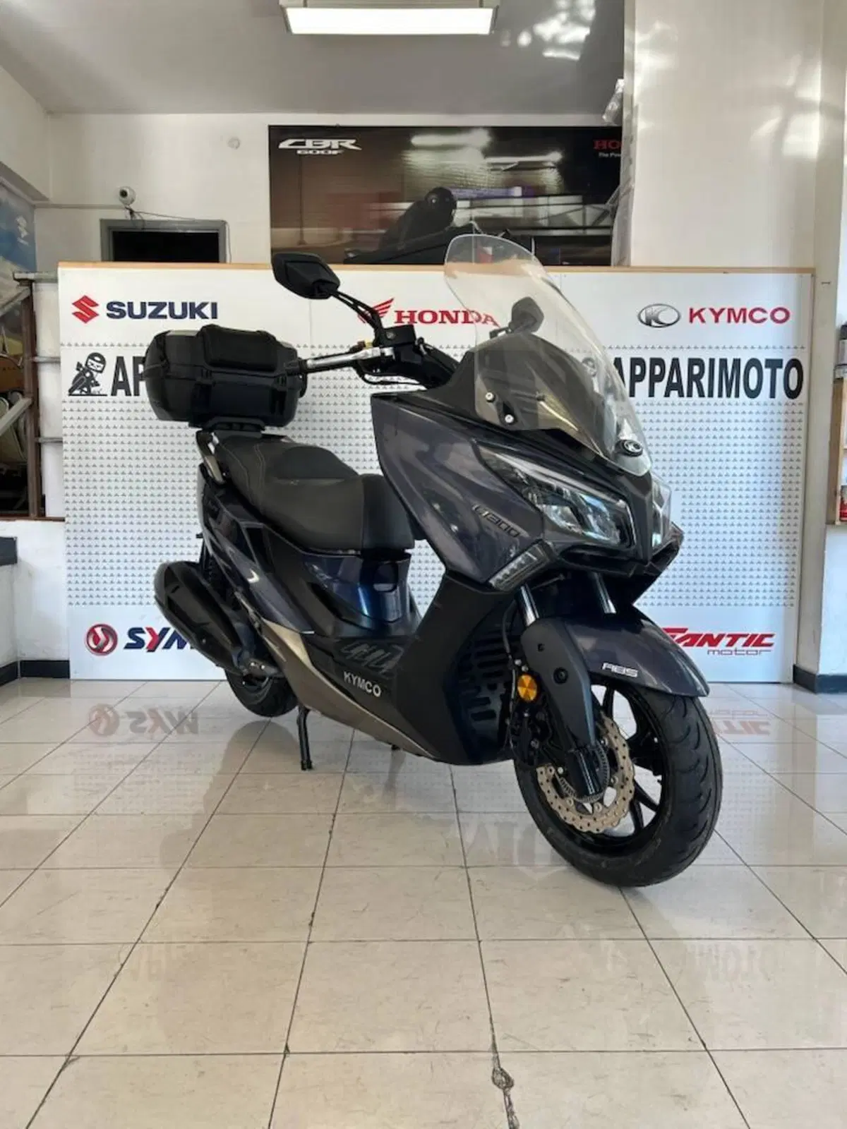 Kymco X-Town 300i (2021 - 24) (2)