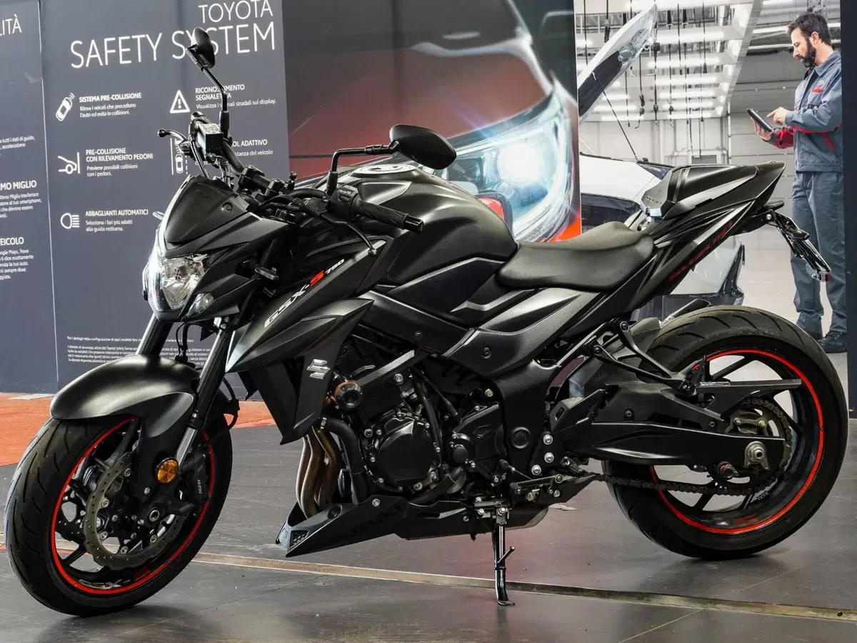 Suzuki GSX S 750 Yugen (2018 - 20) (9)