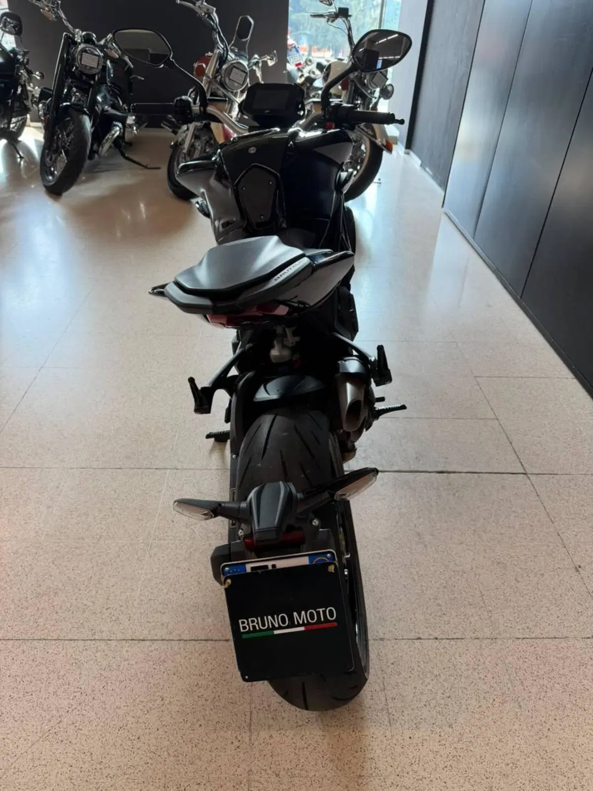MV Agusta Brutale 800 R (2023 - 25) (4)