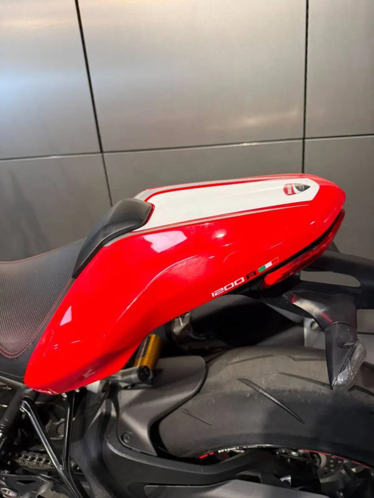 Ducati Monster 1200 R (2016 - 19) (13)