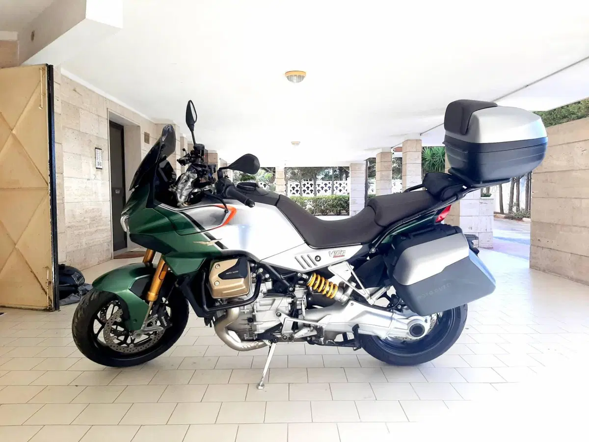 Moto Guzzi V100 Mandello S (2022 - 24)