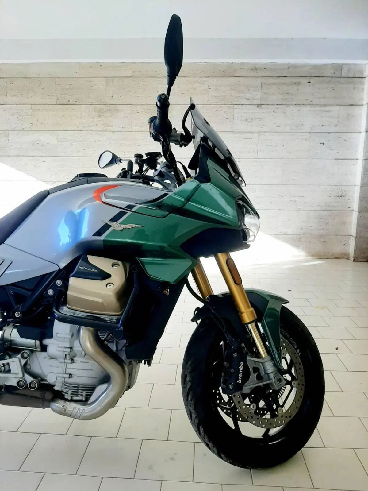 Moto Guzzi V100 Mandello S (2022 - 24) (4)