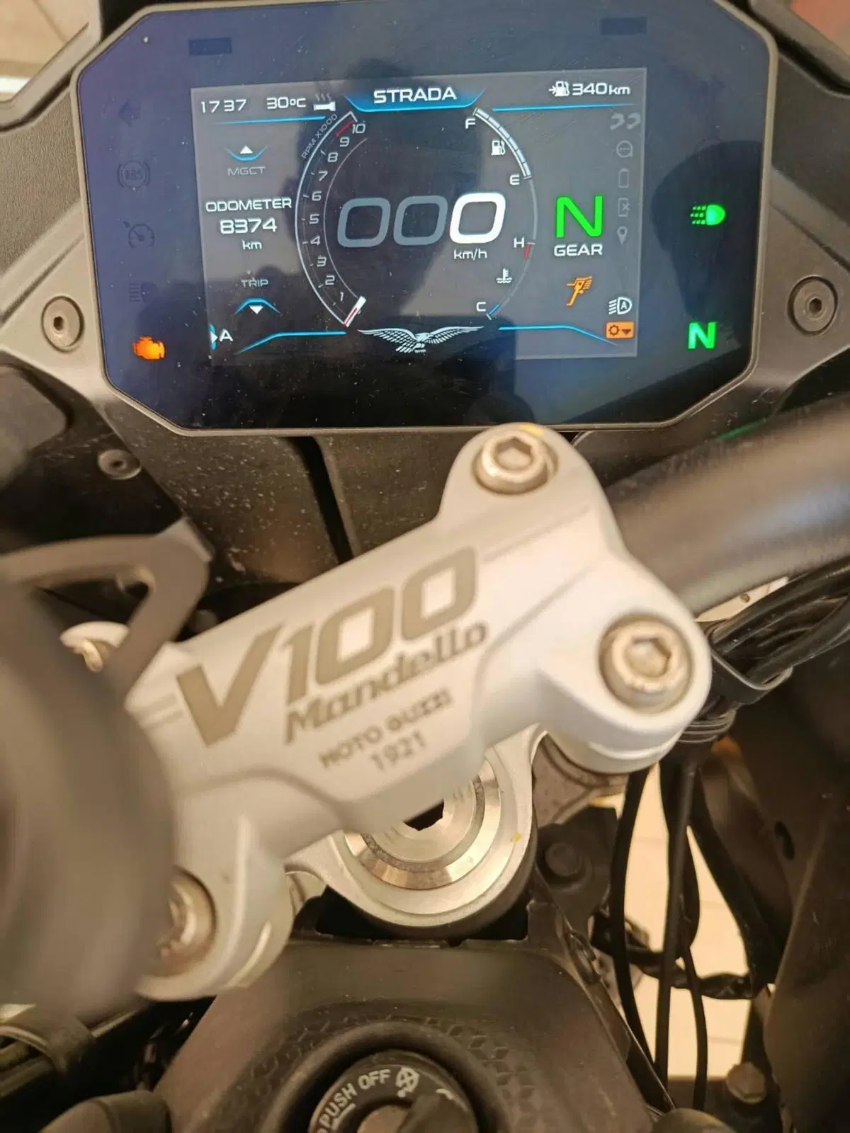 Moto Guzzi V100 Mandello S (2022 - 24) (5)