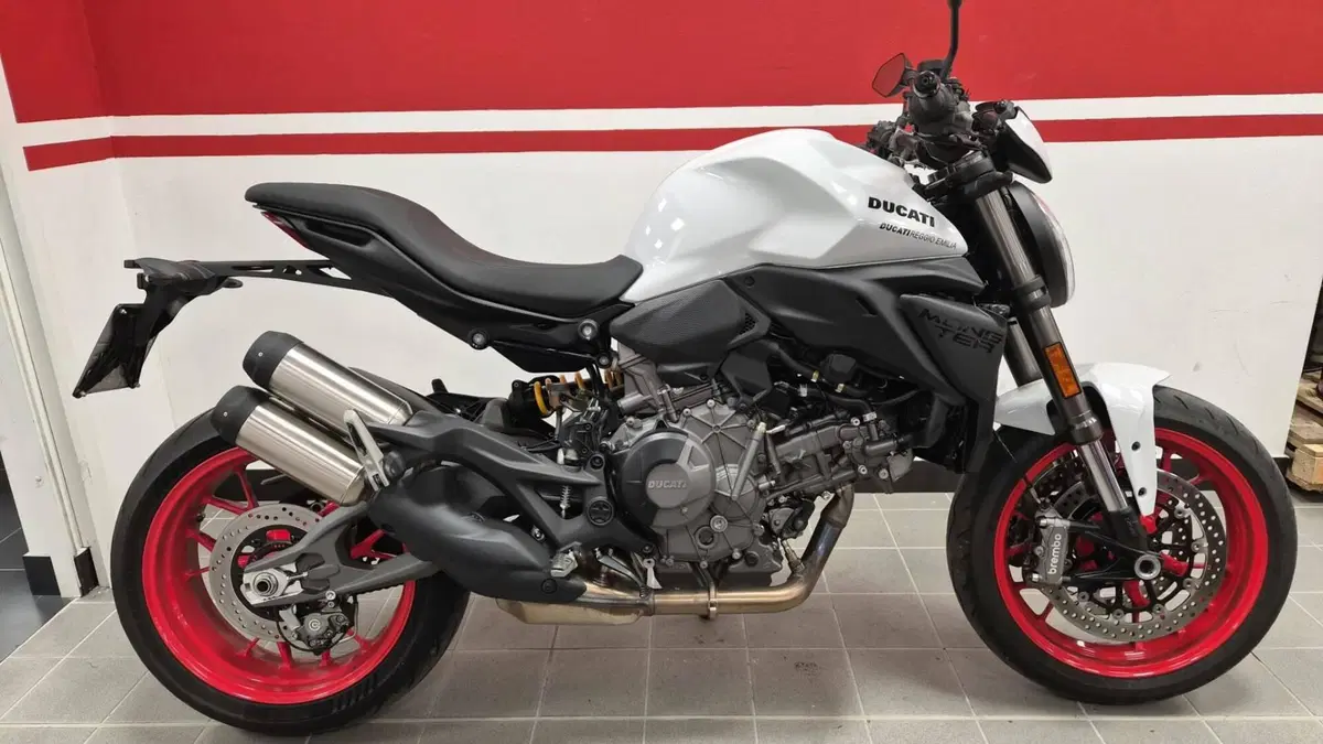 Ducati Monster 890 + (2026)