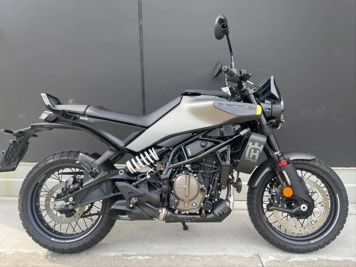 Husqvarna Svartpilen 125 (2024 - 26) (3)