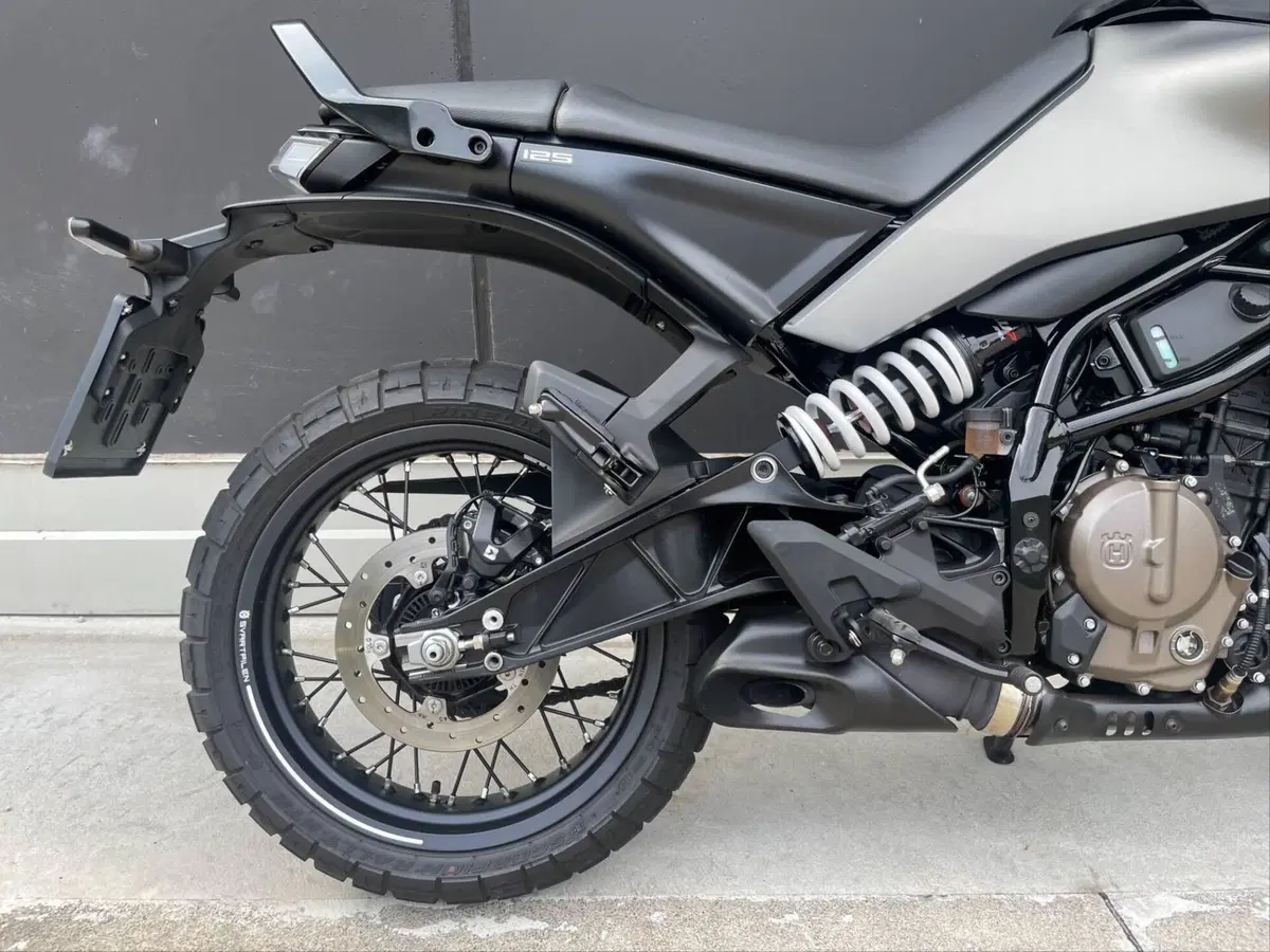 Husqvarna Svartpilen 125 (2024 - 26) (4)