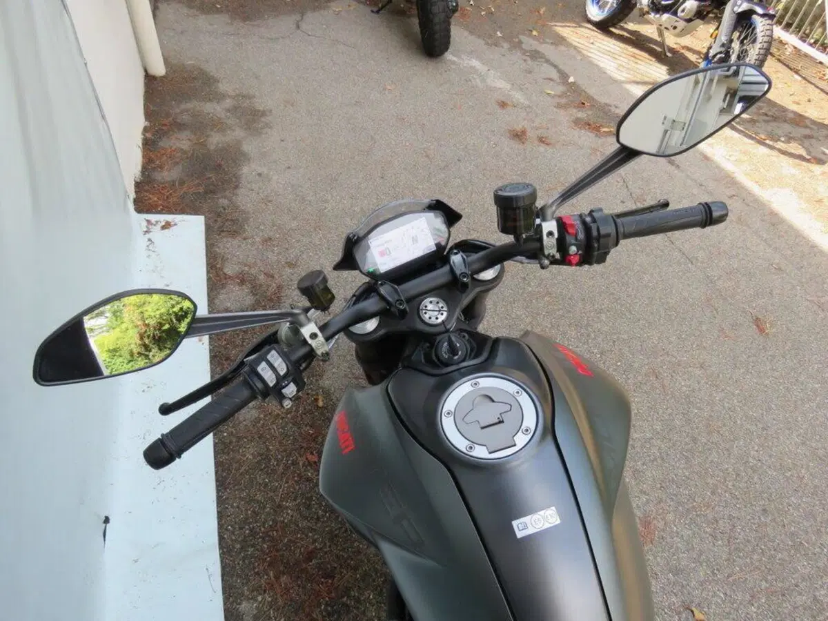 Ducati Monster 937 (2021 - 25) (12)
