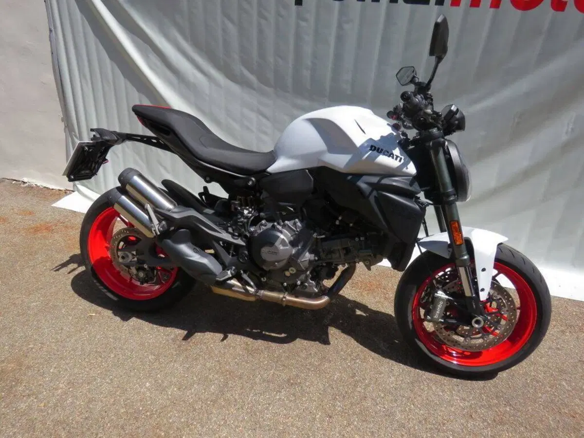 Ducati Monster 890 (2026) (2)