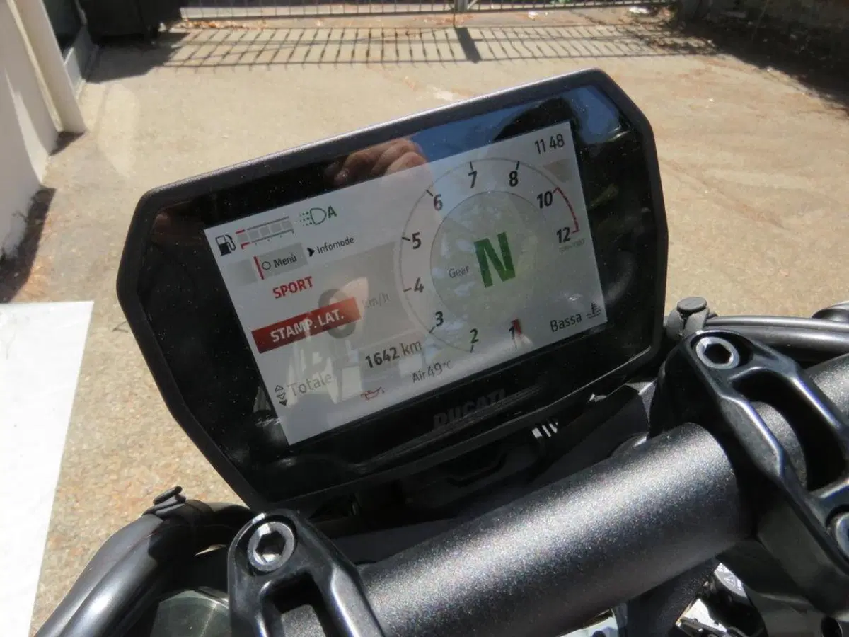 Ducati Monster 890 (2026) (11)