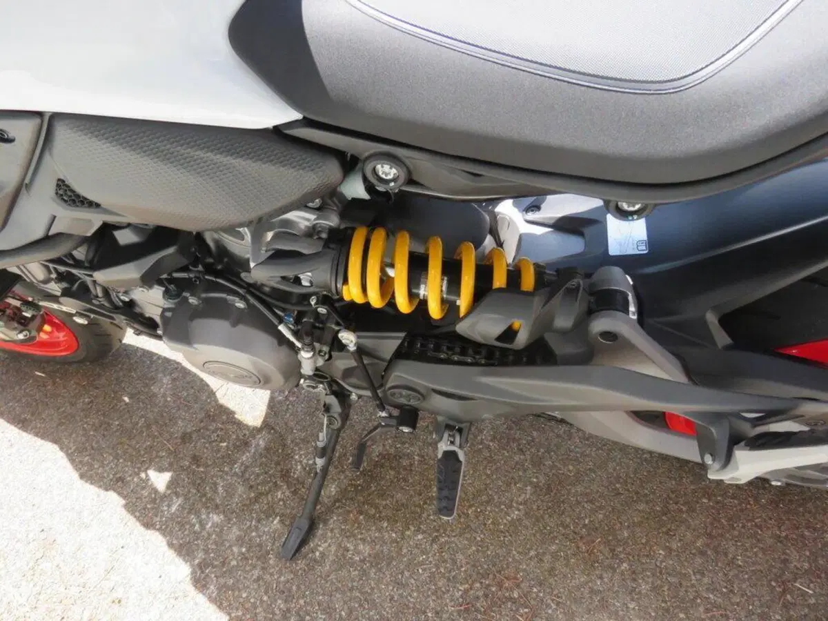 Ducati Monster 890 (2026) (13)