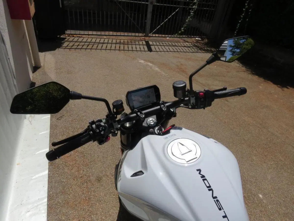 Ducati Monster 890 (2026) (12)